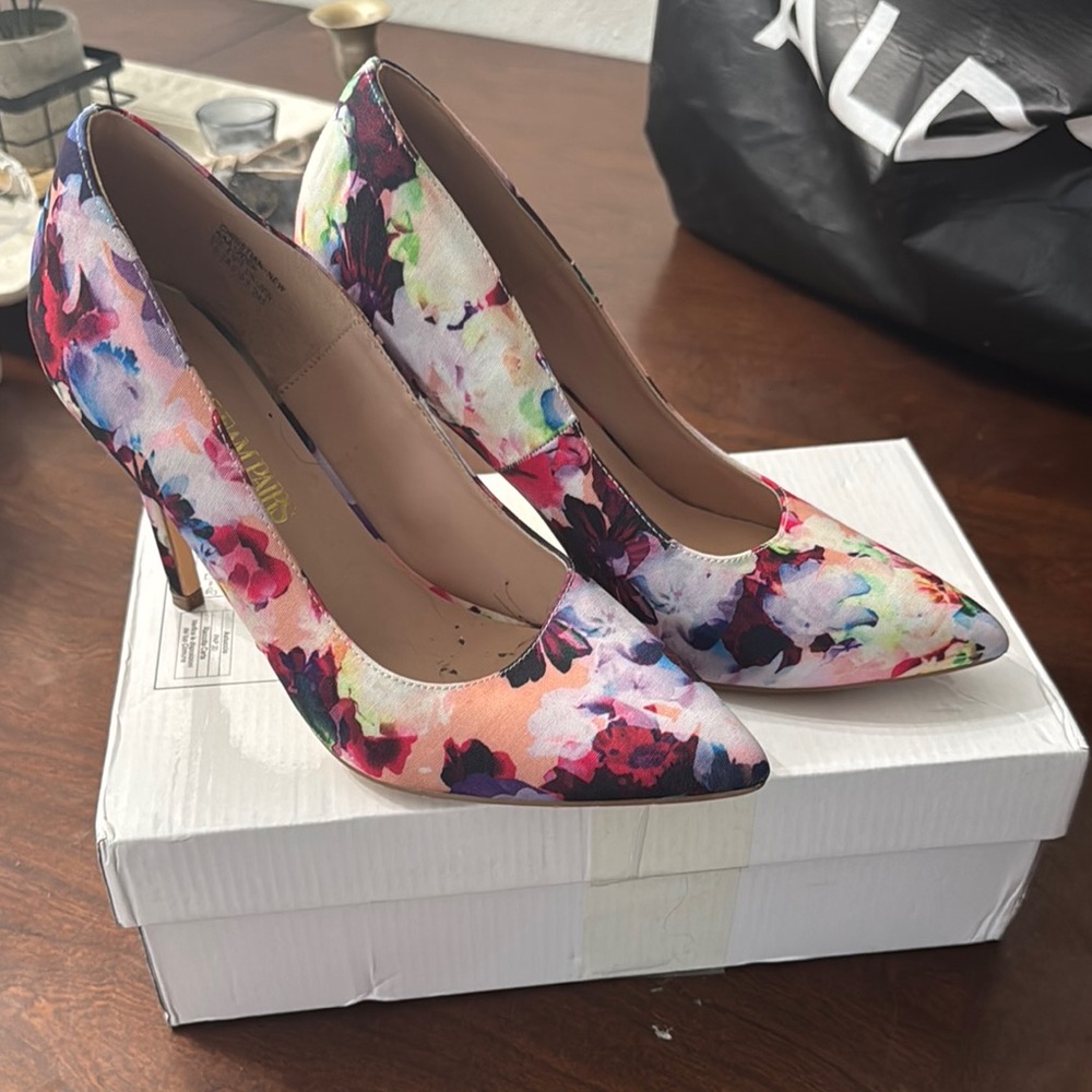Dream Pairs Multicolor Floral Heels